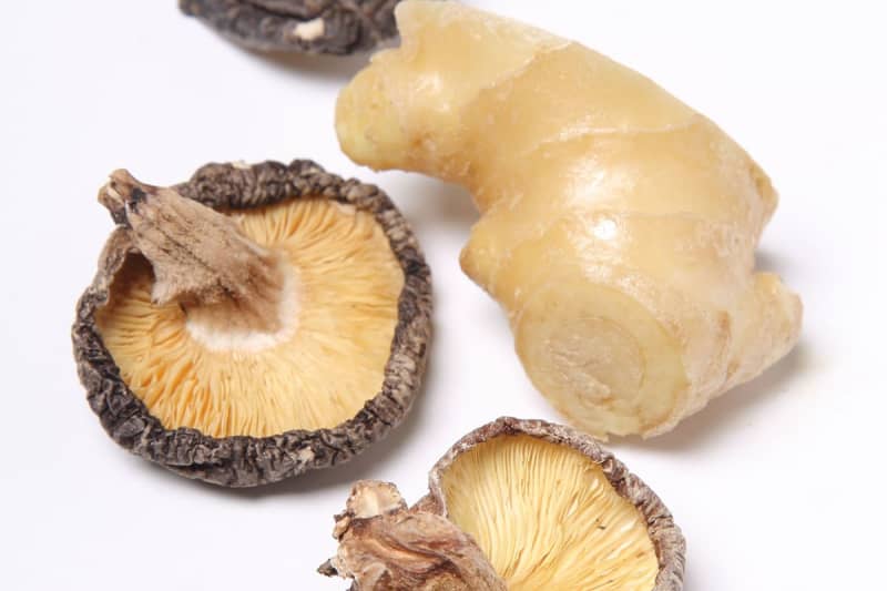 Drying shiitake mushrooms improves the preventive effect!"Dried shiitake ginger" for clogged blood vessels