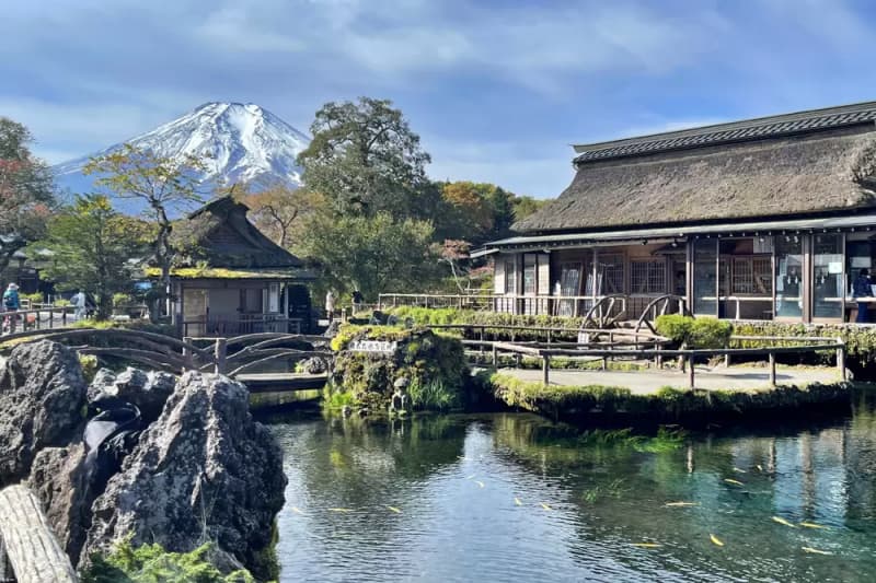 英語ガイド付き 富士山の構成資産「忍野八海」散策と「座禅」体験ツアー開催