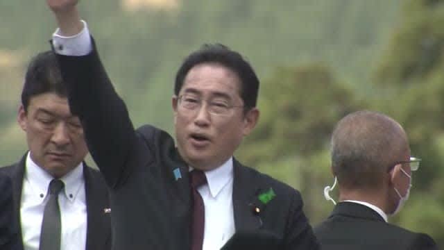 岸田首相　再び和歌山へ　演説は街宣車の上で　襲撃事件で使われた爆発物は黒色火薬で自作か