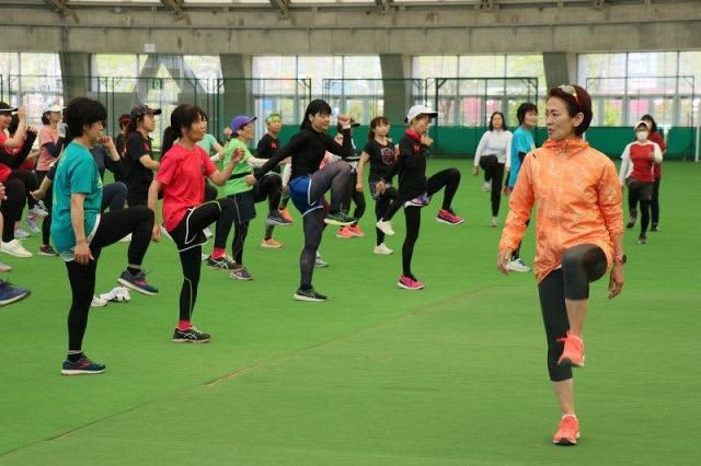 Ms. Arimori advises female runners Classroom for Okayama Marathon