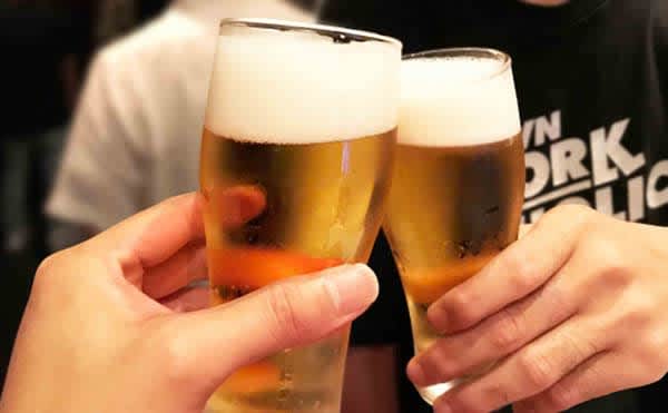 お酒の値段を上げると病気が減る？ スコットランドで証明【医者も知らない医学の新常識】