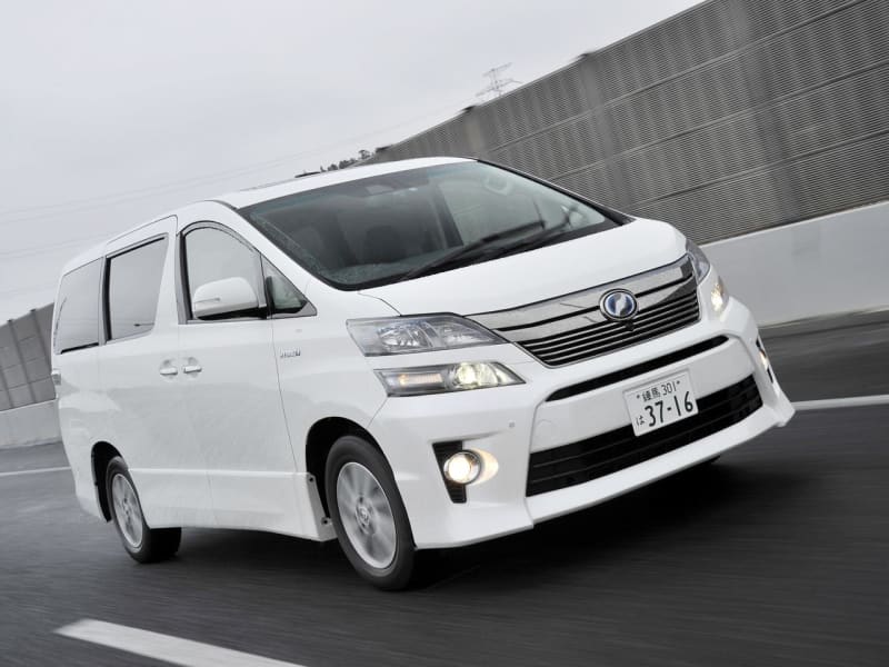 Equipped with the long-awaited hybrid, the Alphard/Vellfire ran gently and at times powerfully [10…