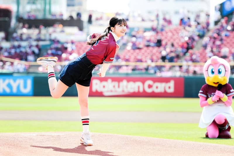 "I can't concentrate because it's too cute?" A rare phenomenon in which Nogizaka throws a series of leading bullets Shiori Kubo's opening ceremony "The form is beautiful ...