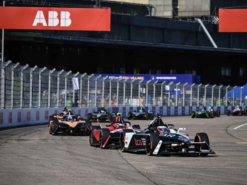 Formula E round 7, Mitch Evans wins in a row, Jaguar works 1-2 finish [Berlin ...
