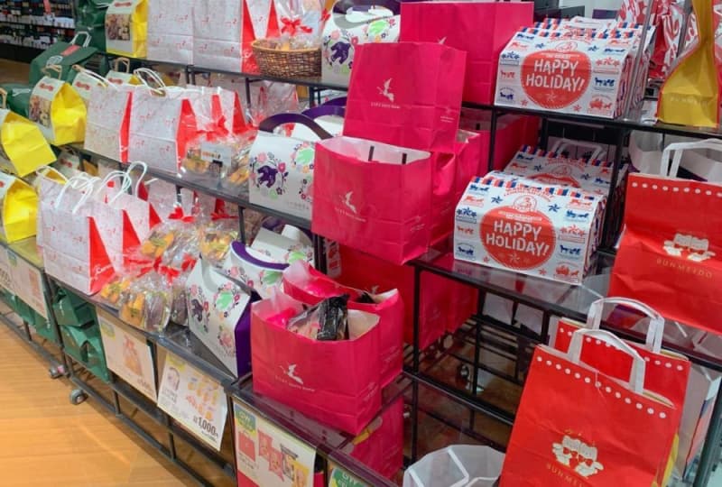 イオン恒例「GWお楽しみ袋」が大量登場！人気ブランドのお菓子も1080円でゲット♡