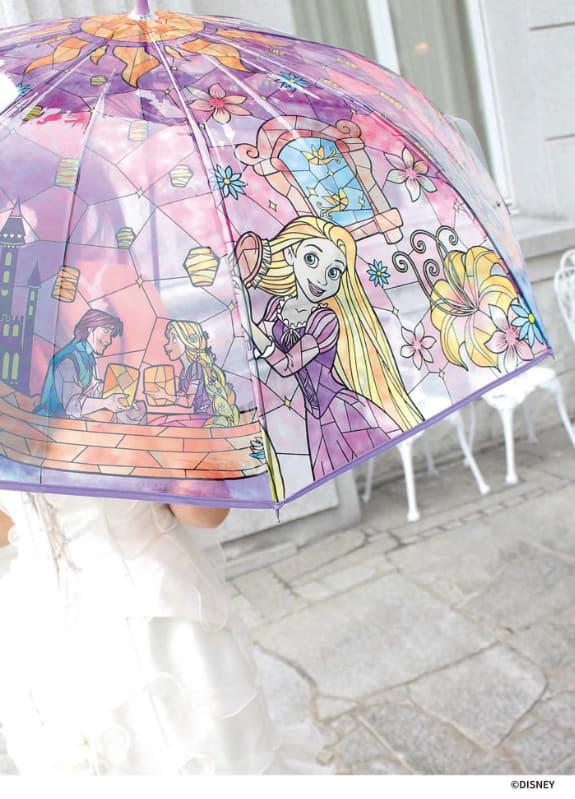 ディズニー『ラプンツェル』『アナ雪』『美女と野獣』のステンドグラス風ビニール傘が発売中。光が透…