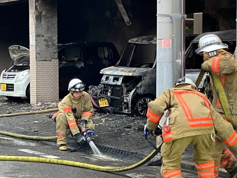 ⚡｜【速報】「車が燃えている」マンション駐車場で3台焼ける　1人けが　広島