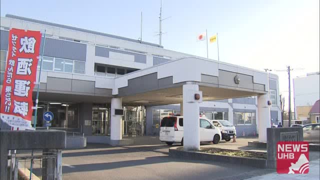 事後強盗の現行犯で自称・無職の男を逮捕　ディスカウントストアでテント1個を盗む「首をつかんでき…