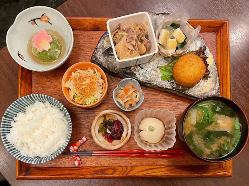 Overcome the difficulties of the corona disaster and become a popular restaurant that is fully booked every day!Creative Japanese lunch, delivery outside business hours Kobe Motomachi "Araya"