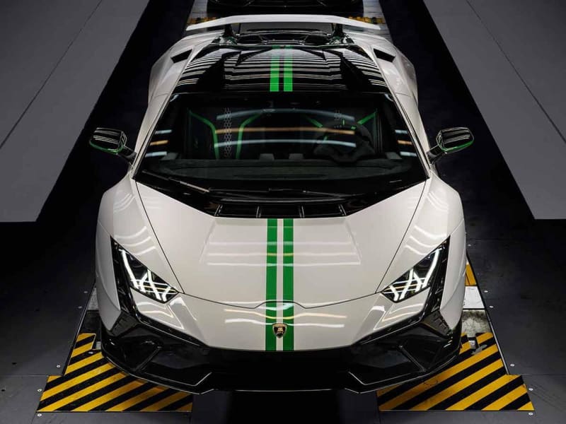 60 types of limited "Huracan" appeared to commemorate Lamborghini's 3th anniversary.Rare of 60 each produced...