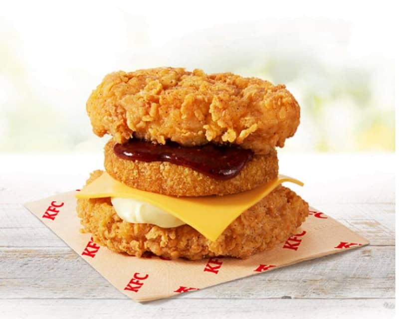 【KFC】バンズの代わりに肉でサンド！衝撃バーガー「凄肉」は食べなくちゃ。