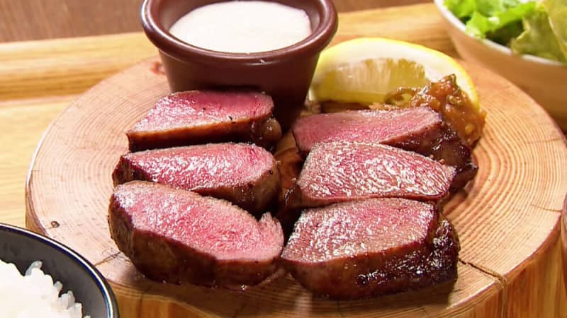 お客さんの7割が注文する大人気！厚切り希少タン元を堪能できる定食