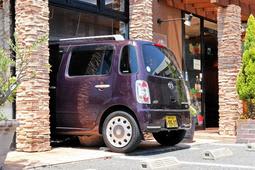 【速報】白昼、カフェに車突っ込む　50代の女性客4人軽傷　西宮