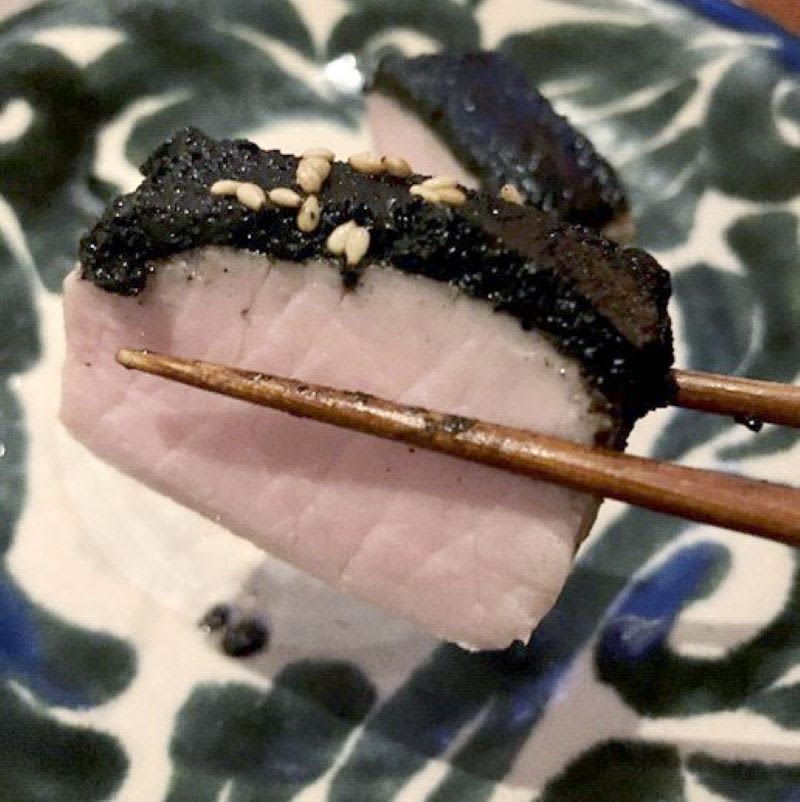 Exquisite texture "Ryukyu dynasty direct transmission pork loin black sesame steamed" Harmony of sesame flavor and meat flavor <Tok…