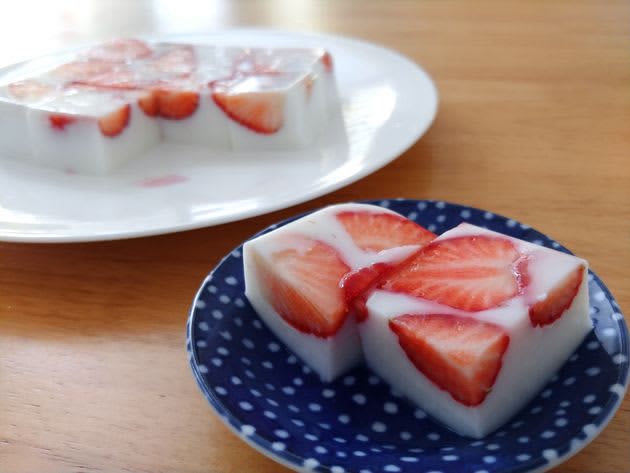 Milk agar that looks like fruit, it's easy but it's special!Sweet and sour dessert recipe just mix and cool