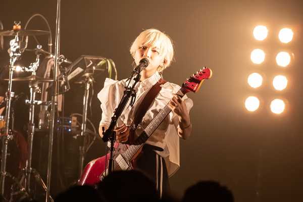 Hakubi announces Tokyo/Osaka one-man live at final performance of album tour