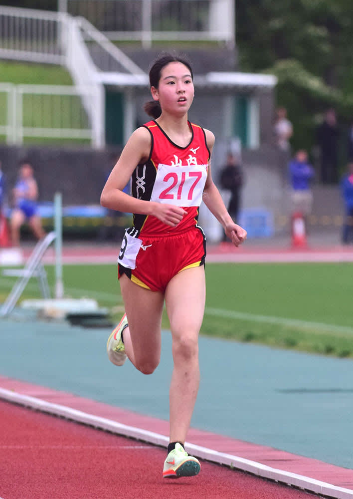 Inoue (Yamauchi) wins 1500 consecutive victories in Kanagawa junior high school track and field women's 2, 800 and 2 events