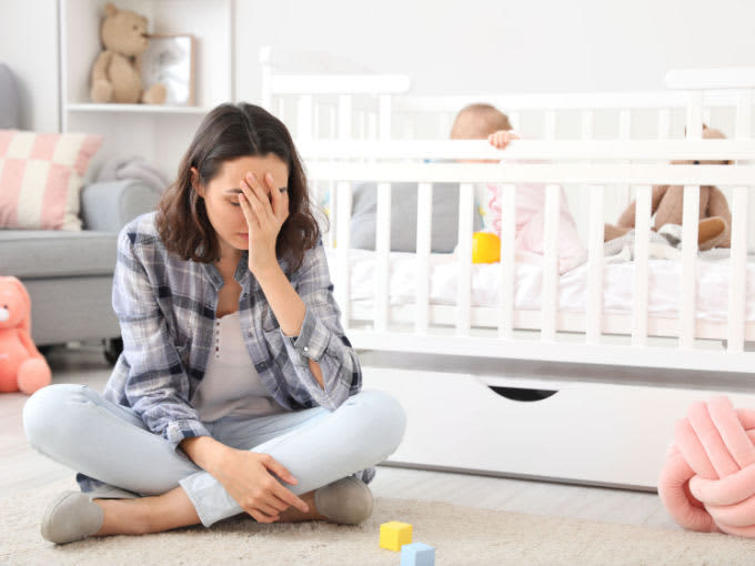A close relationship between loneliness and postpartum depression.What are the solutions pointed out by overseas research?