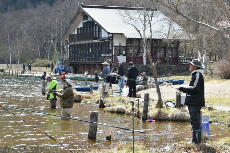 The long-awaited spring fishing is lifted in Oku-Nikko and Lake Yunoko