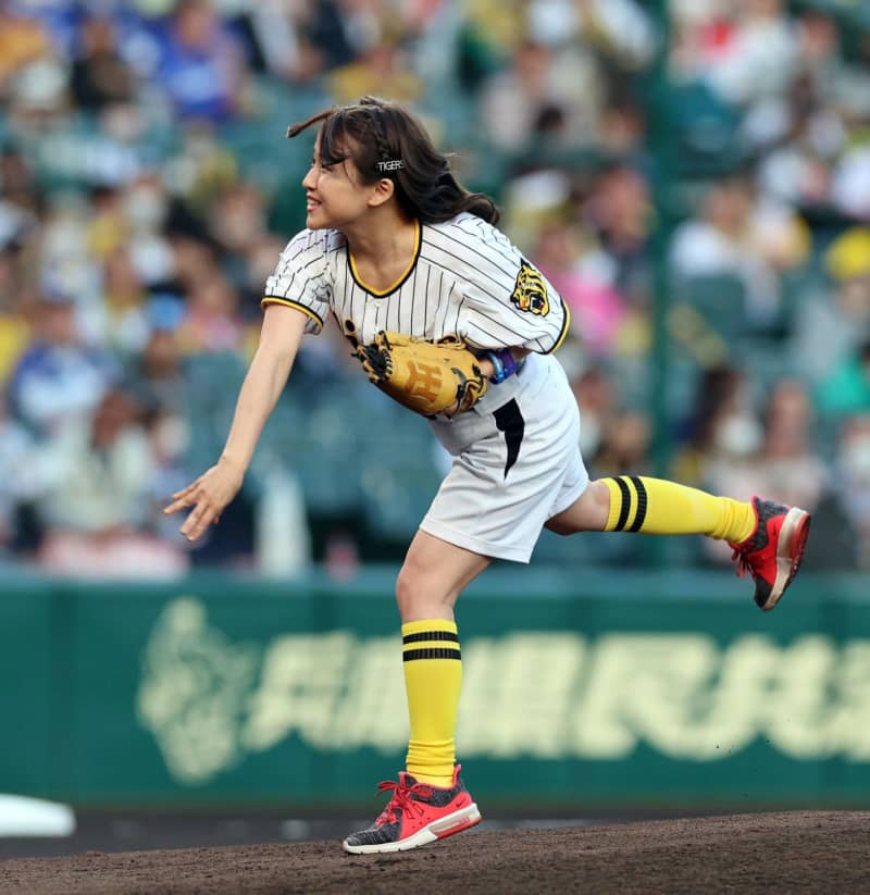 Marina Kono Strong fastball at the opening ceremony → Crying Strike pitching Koshien roar "The whole scenery is like a dream"
