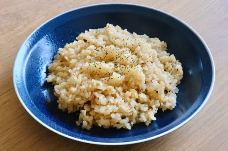Ready in 10 seconds!Emiko Uenuma's "Western-style pilaf" is super easy to make and it's really delicious.