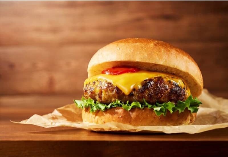 【イオン】本気の「ハンバーガー」出してきた。GW限定の2商品に注目ね。