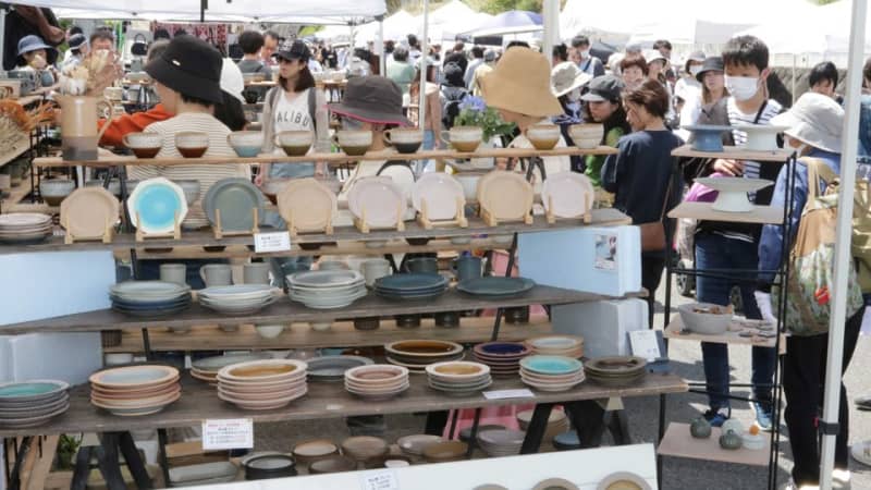 日本三大陶器まつり「土岐美濃焼まつり」盛況　作家や窯元など240のテント並ぶ