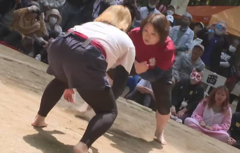 [Gachi] Fierce fighting one after another in "woman sumo"!Participants range from high school students to people in their 70s…The winner is a “woman with grandchildren”