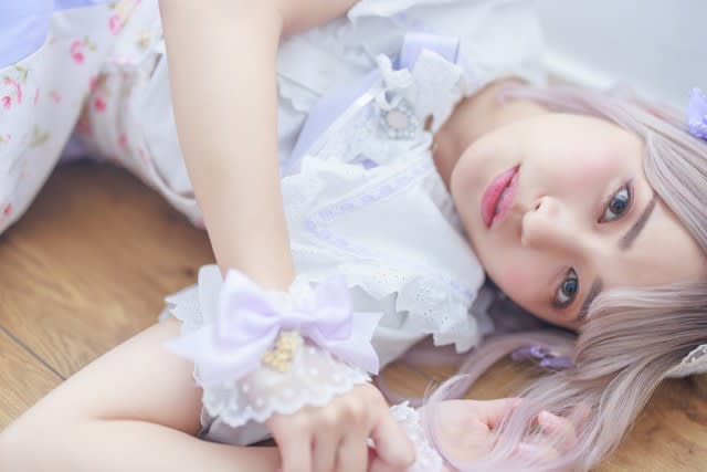 A popular sexy actress enters her second life "emergence" Akari Neo Lolita fashion solo exhibition
