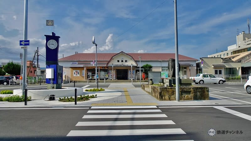 Large Station Rotary JR Shikoku Tokushima Line Kamoshima Station [Wooden Station Building Collection] 152