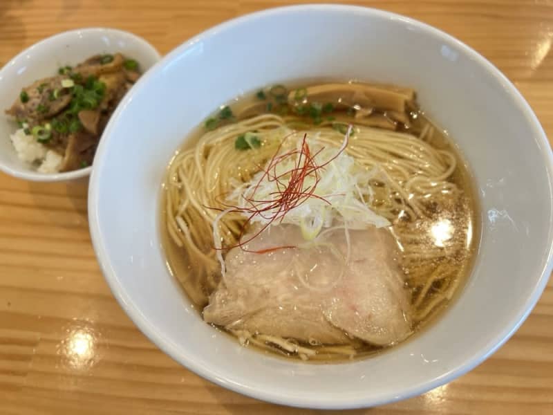 仙台市若林区で独特の旨みがクセになる最高の焼きアゴ醤油ラーメン