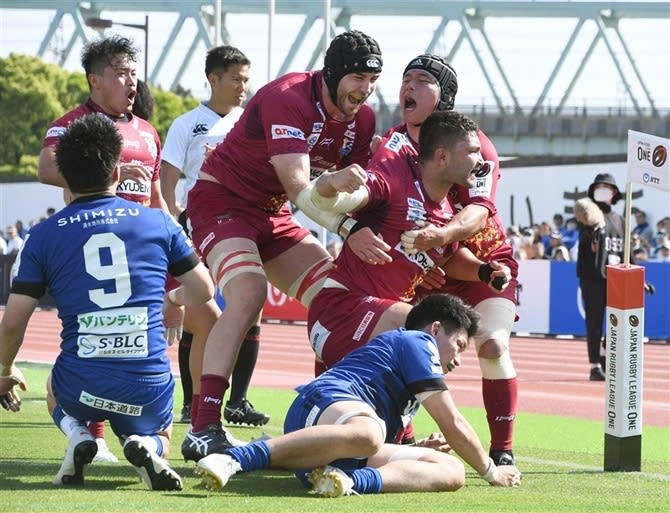 3rd division Kyushu wins 48-0 first League One replacement game