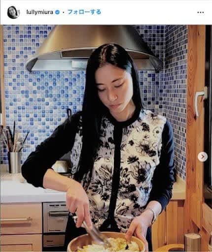 三浦瑠麗氏、子どものお泊り会での手料理姿に反響様々「美味しそうなお料理」「髪まとめた方がいい」