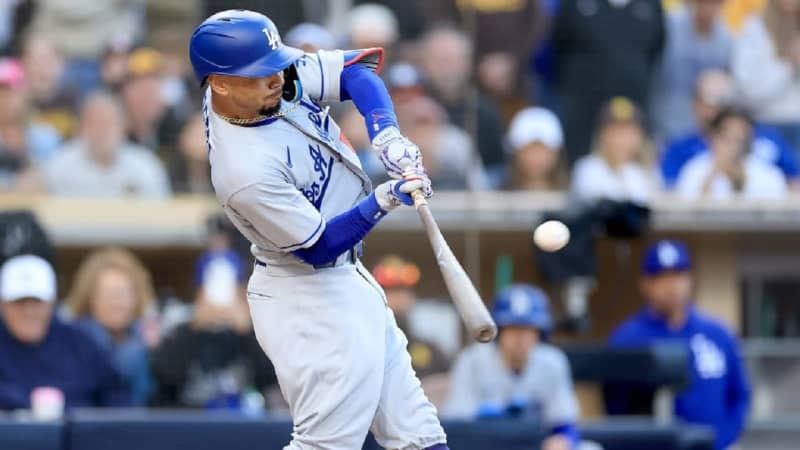 Dodgers win three consecutive Padres games, Betts revives tie