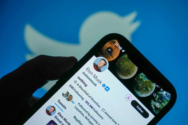 "The deceased's account ..." Twitter deletes "dormant account".Mr. Musk ``Possibility of losing followers''