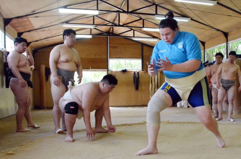 Sumo wrestler from Ukraine ``It hurts, but I don't mind''