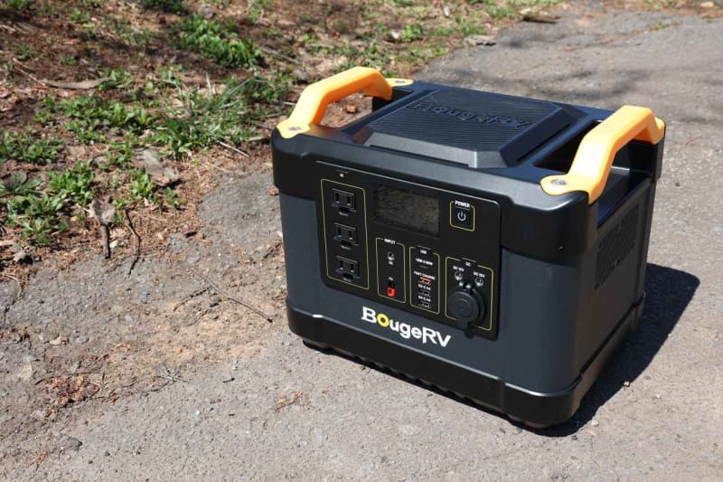Lightweight x large capacity x long lasting "BougeRV portable power supply 1100Wh" and solar panel are super convenient
