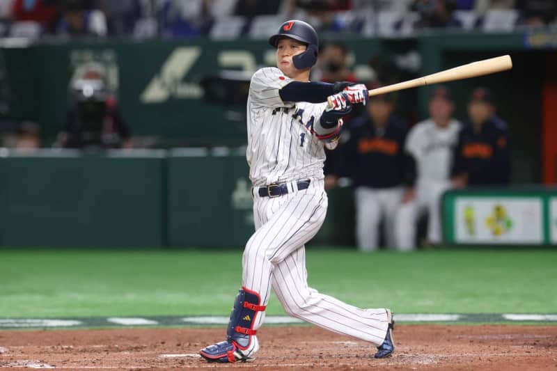 山田哲人ホームランボール「横取り」疑惑騒動、ヤクルト選手が少年への「神対応」予告　ネット「なん…