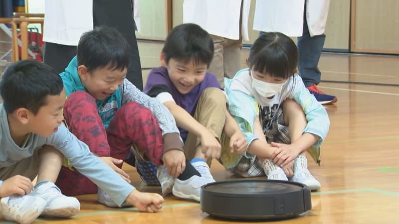 Programming with a robot vacuum cleaner? "Rumba" iRobot's first business trip class in Chugoku and Shikoku Shimane Matsue City
