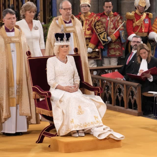 Queen Camilla had a "secret pocket" in her coronation dress!Consideration for sitting on the throne for a long time