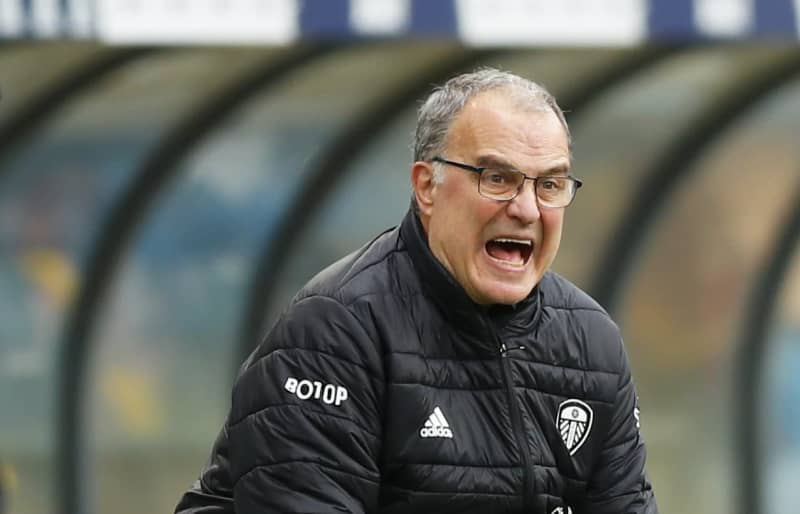 Bielsa, who was a ``candidate'' to coach the Japanese national team, to take over as coach of the Uruguay national team