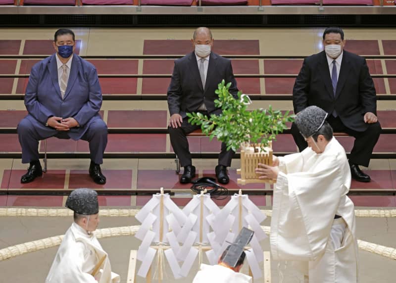 Summer dohyo festival held at Kokugikan on the first day of the 14th, praying for safety