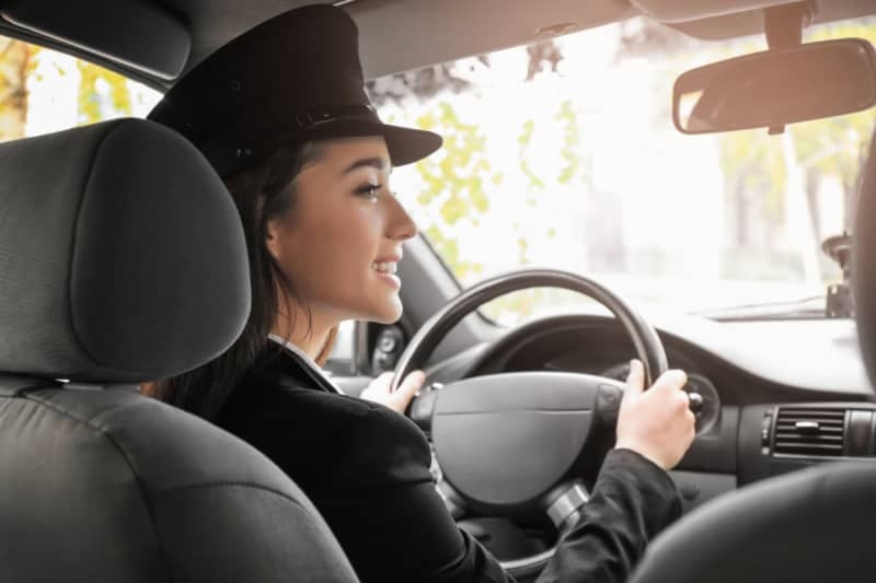 How much does a female taxi driver earn?Average age and length of service [2023 update]