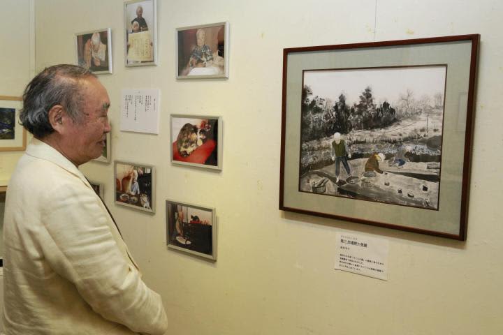 俳人ら13人がアートに挑戦　松山で展覧会、絵画など70点