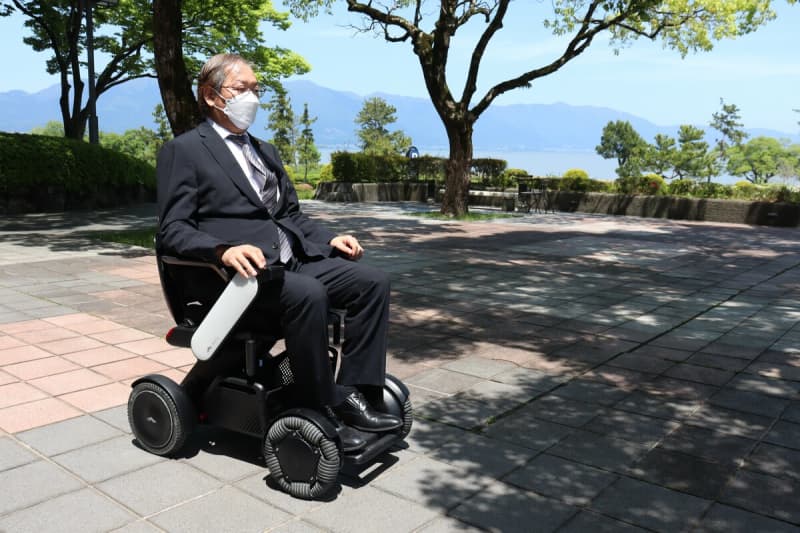電動車いすで琵琶湖観光いかが　滋賀・守山のホテルで実証実験