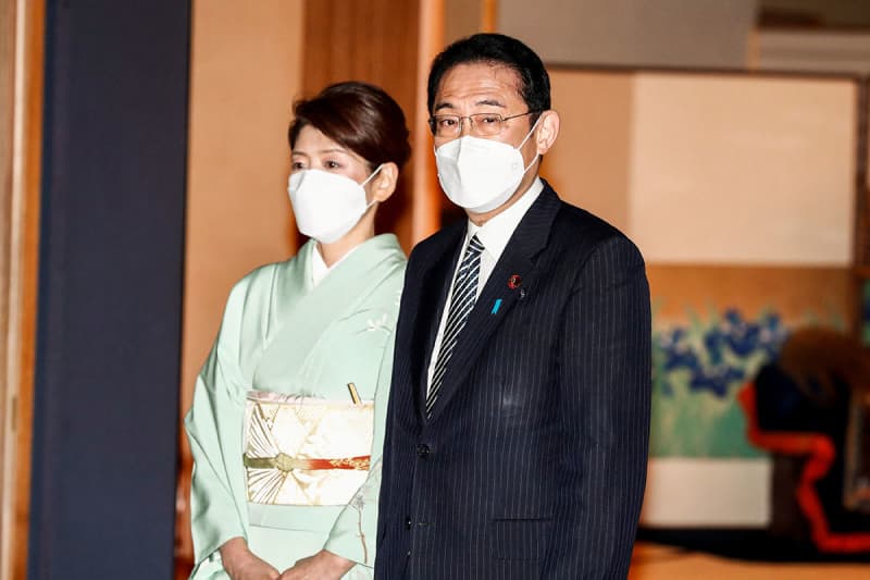 岸田首相「夫人との出会いはマハラジャ」説を笑顔で否定…政治記者が明かす「ラジオシティ」デート秘話