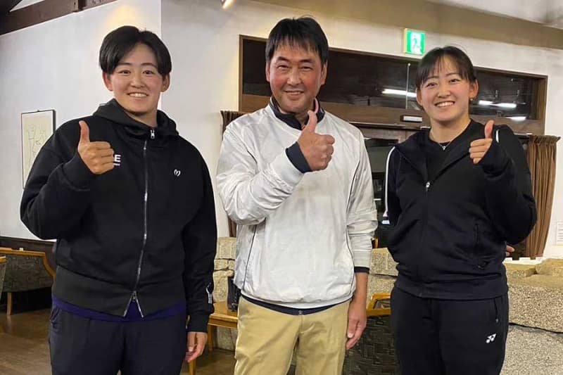 The Iwai sisters, who carved their names in the history of women's golf, look back on the 62-year-old coach's approach to "direct drama" "I don't tell you..."