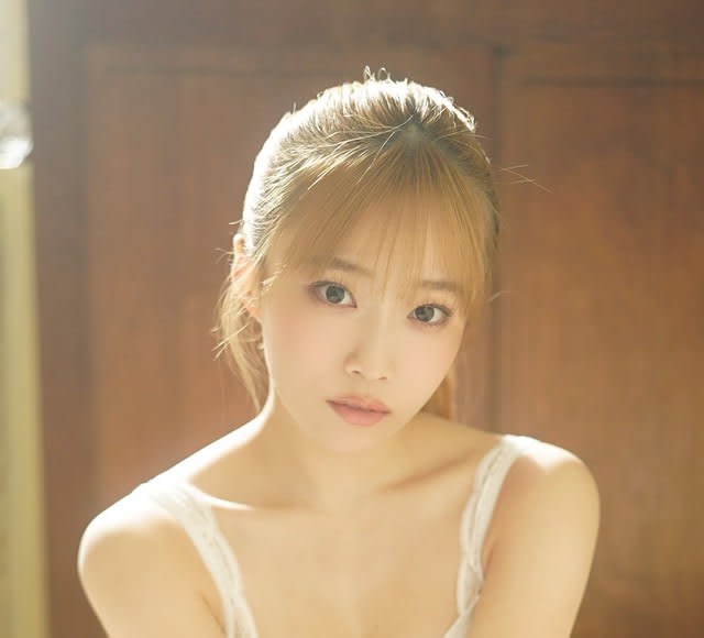♯Bababa Bambi Yui Kishi Natural and bold new photo collection Release charm different from idol activities