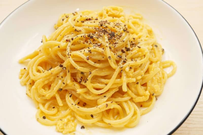 Simple yet rich... The XNUMX-star Italian former chef's "Tamagokake Pasta" is exquisite