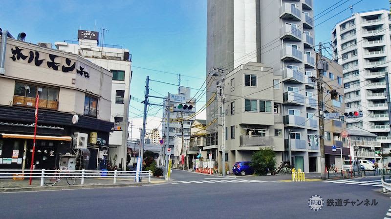 There was a retro telephone pole [Ekibura 05] Keisei Oshiage Line 265